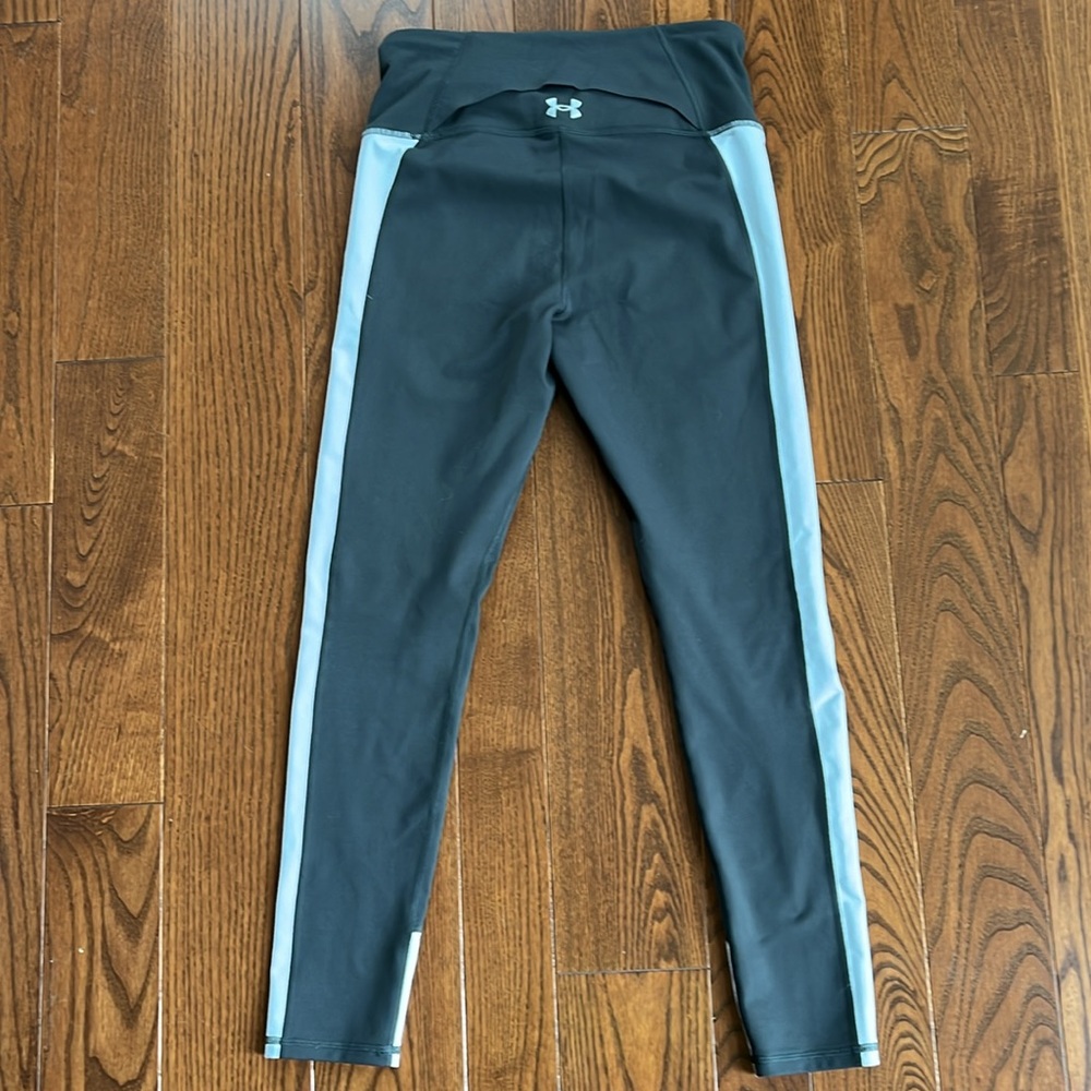 Gray & White Under Armour Leggings - Picture 5 of 6